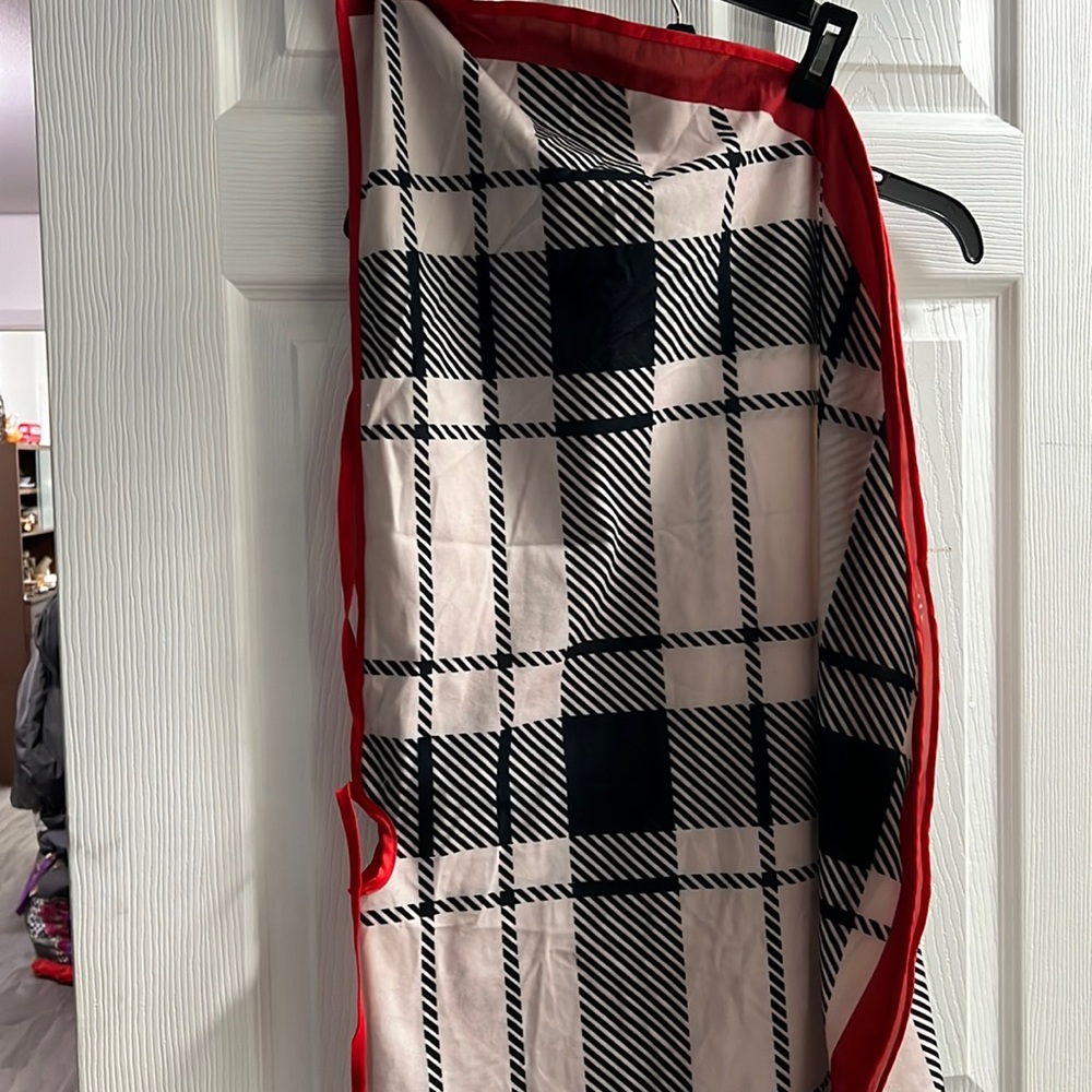 Plaid tree skirt